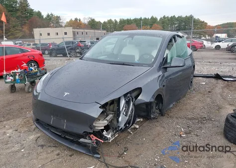 2023 Tesla Model Y Performance Dual Motor All-Wheel Drive z USA, uszkodzony, nr VIN 7SAYGDEF5PF842687